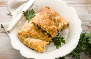 strudel pasta sfoglia zucchine caciocavallo formaggi