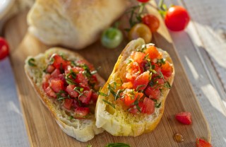 bruschetta pane altamura pomodorini cherry aglio olio