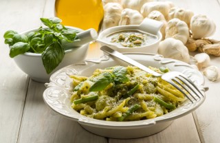 trofie pesto pasta erbe olio extravergine oliva pistacchi