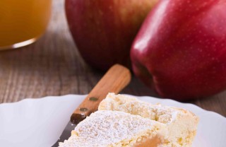 crostata di mele e marmellata