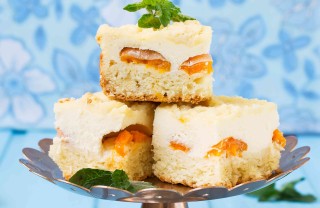 torta di pesche sciroppate