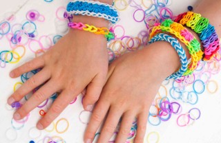 come fare braccialetti con elastici senza telaio