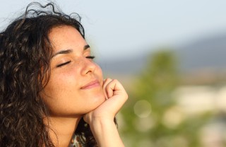 Stress e cibo: come mangiare meno con la meditazione mindfulness Stress e cibo: come mangiare meno con la meditazione mindfulness