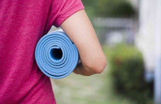 come lavare i tappetini da yoga