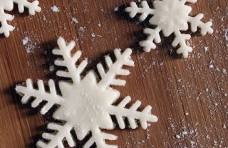 fiocchi neve pasta zucchero, come fare fiocchi di neve in pasta di zucchero