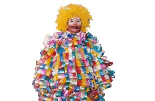 Costumi di Carnevale originali: il vestito da pagliaccio con i nastri dei fiori costumi di Carnevale originali, vestito da pagliaccio, vestito da pagliaccio con nastri fiori, riciclo creativo, nastri fiori