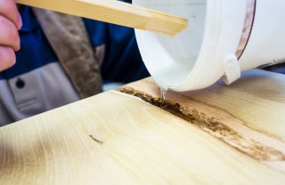 Come stuccare o riparare il legno rovinato dei mobili scheggiati mobili scheggiati, scheggiatura legno, legno, come riparare, come stuccare