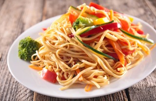 cucina asiatica, ricette, noodles con verdure