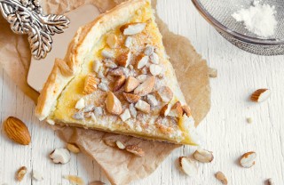 ricette dolci, torta frangipane, mandorle