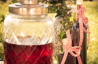 Liquore fatto in casa con la frutta estiva Liquore fatto in casa con la frutta estiva