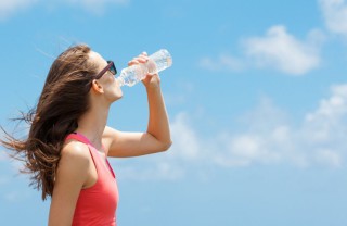 Caldo record, quanti litri di acqua bere al giorno caldo record, litri acqua bere giorno