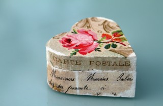 come decorare scatoline portaconfetti, scatole decoupage, decoupage legno