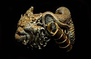 Gianfranco Ferré, bracciale leone collezione AI 91-92