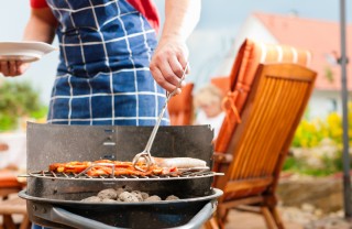 Barbecue tutto l'anno: i tagli di carne migliori per una grigliata perfetta e come cucinarli.
