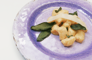 Gnocchi di zucca con pecorino e salvia 