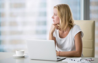 sentirsi inutili lavoro, sentirsi inutili frasi, lavoro autostima