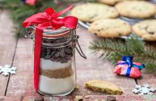 Preparati per dolci istantanei: ricette in barattolo da provare e regalare.