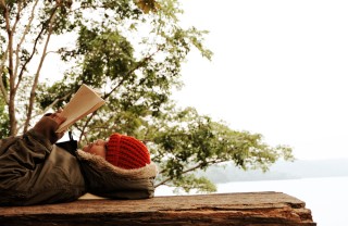 Extreme reading, cos'è la lettura estrema e i posti più assurdi per leggere extreme reading, lettura estrema, posti assurdi per leggere