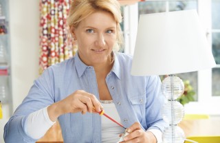 aggiustare spina elettrica, riparare spina elettrica