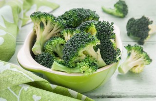 Le proprietà benefiche dei broccoli broccoli, calorie, controindicazioni