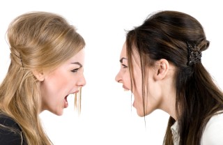 Litigare con l'amante del marito donne, litigio
