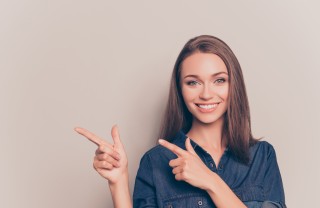 Donna felice e ironica donna, felicità