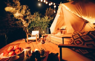 Il campeggio super lusso glamping
