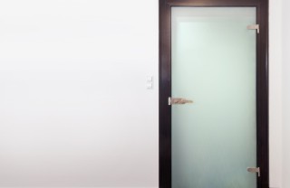 porta, vetro satinato, come pulire