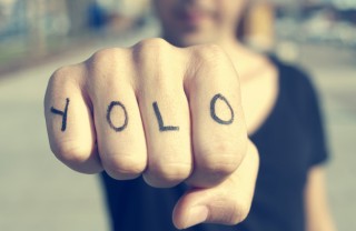 mano con yolo yolo