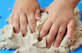 sabbia cinetica fai da te, sabbia cinetica ricetta