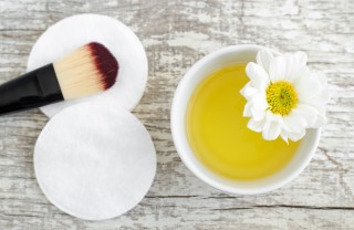 Struccarsi con l'olio di oliva olio di oliva, struccarsi, bellezza