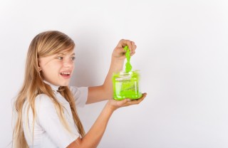 come fare slime fosforescente, come fare slime fluorescente