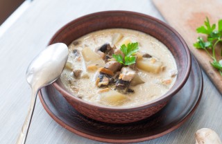 zuppa, patate, funghi