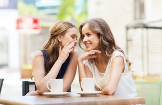 Amicizia tra donne donne, chiacchiere