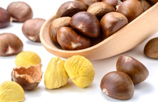 come sbucciare castagne crude, come sbucciare castagne cotte, come pelare castagne