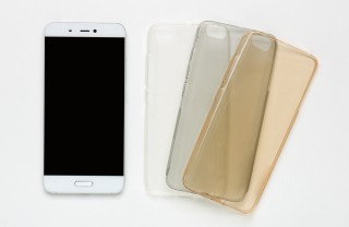 pulire cover ingiallite, rendere trasparente cover ingiallita