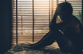 uomo depresso depressione