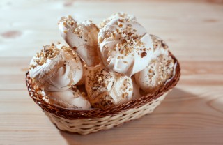 meringhette alla nocciola