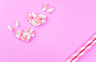 cuori con cannucce, come fare cuori, lavoretti con le cannucce