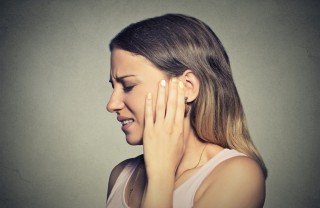 mal di orecchio, rimedi naturali, attenuare dolore