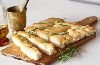 Come si prepara la focaccia genovese morbida focaccia genovese, come prepararla, trucchi