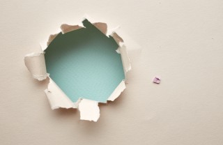 buchi carta da parati, come rattoppare carta da parati