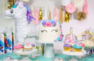 festa a tema unicorno, decorazioni a tema unicorno fai da te, decorazioni unicorno