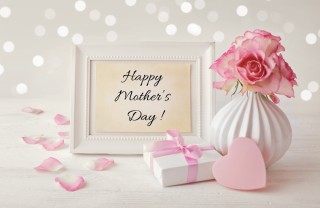 Le frasi brevi per gli auguri della festa della mamma festa della mamma, frasi brevi, auguri emozionanti