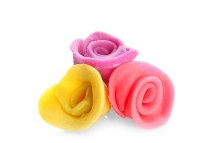 Come fare dei fiori con la pasta di sale colorata pasta di sale colorata