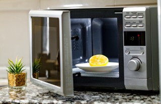 Come pulire il forno microonde incrostato forno a microonde, pulizia, rimedi