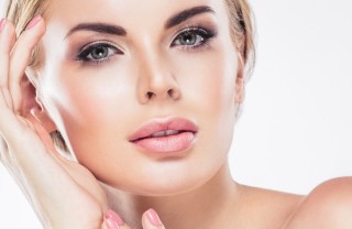 trucco, sopracciglia, farle sembrare folte