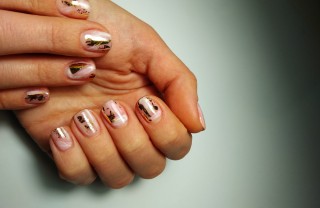 unghie dettagli gold