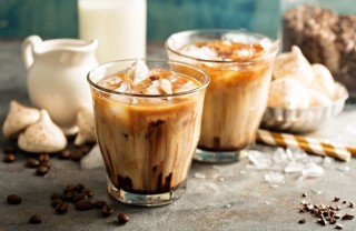 caffè in ghiaccio, latte di mandorla, ricetta