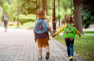 Bambini a scuola Bambini a scuola